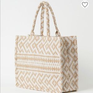 H&M Jacquard Weave Tote Bag in White and Tan NWT